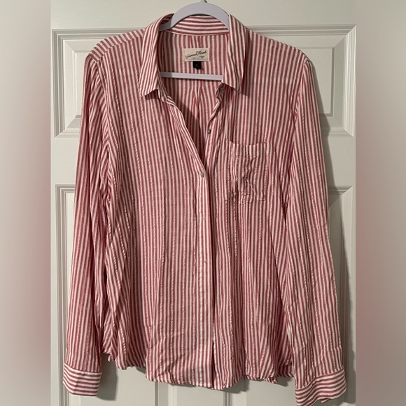 Universal Thread Tops - Women’s pink and white striped button-down blouse Universal Thread size XL